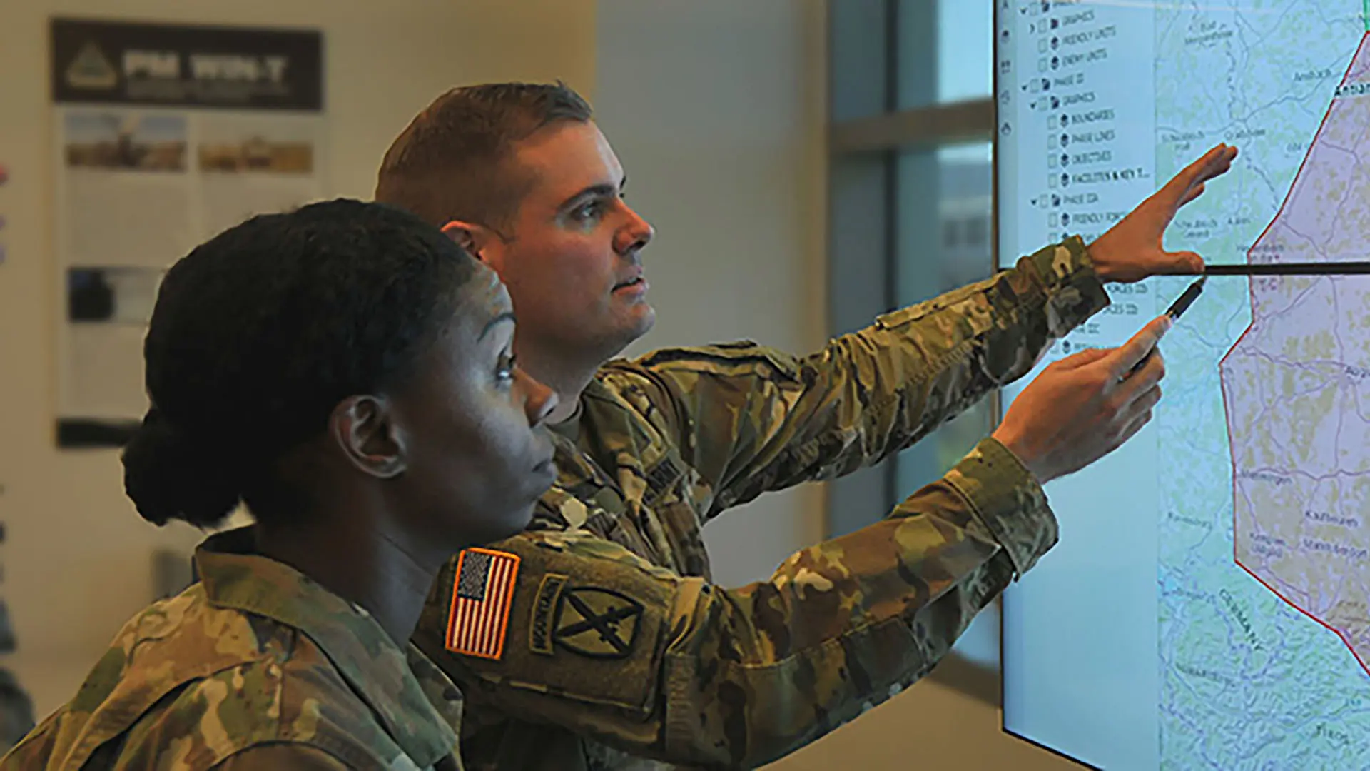 US commanders looking at SitaWare HQ digital map