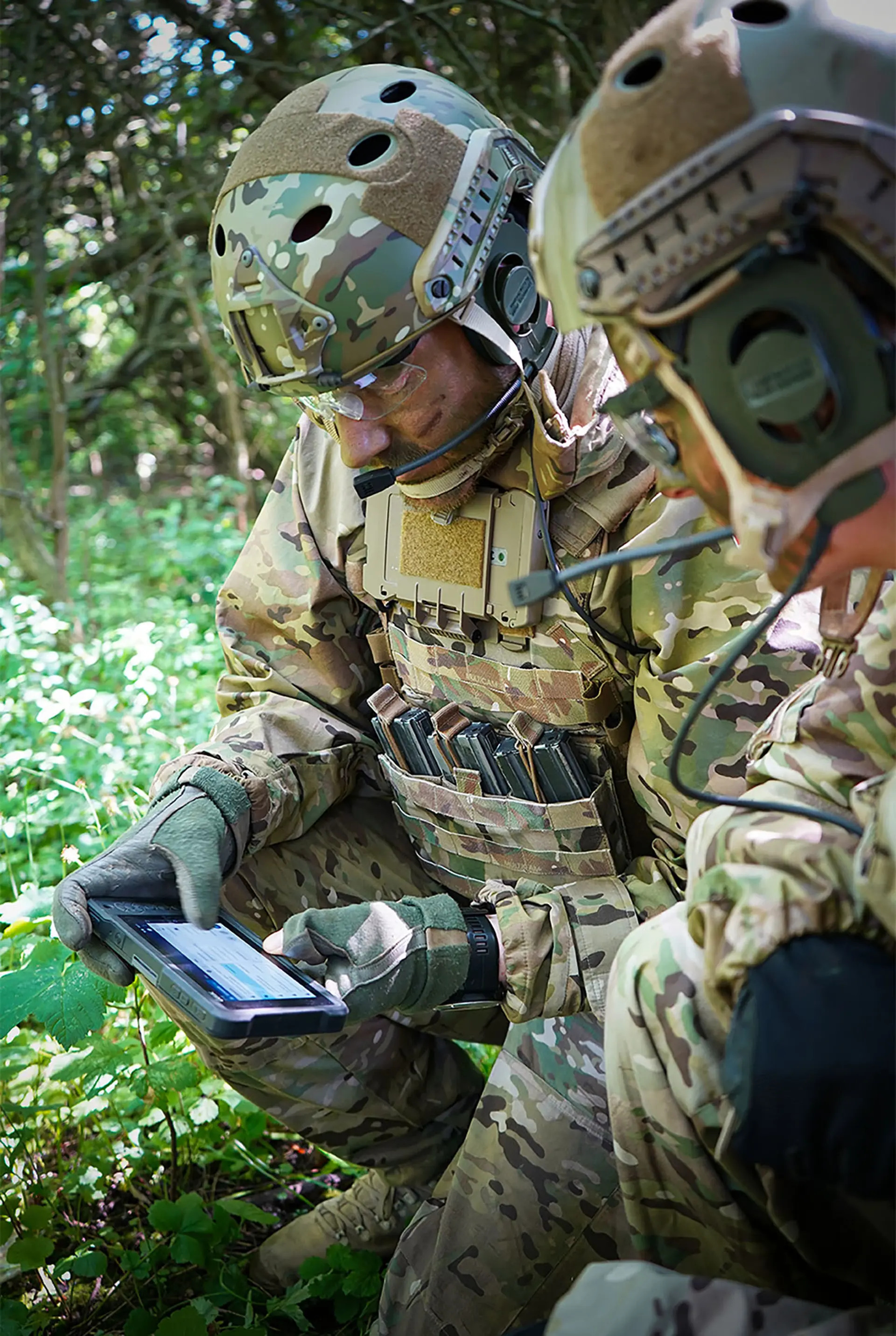 Soldiers With Sitaware Edge In Woods