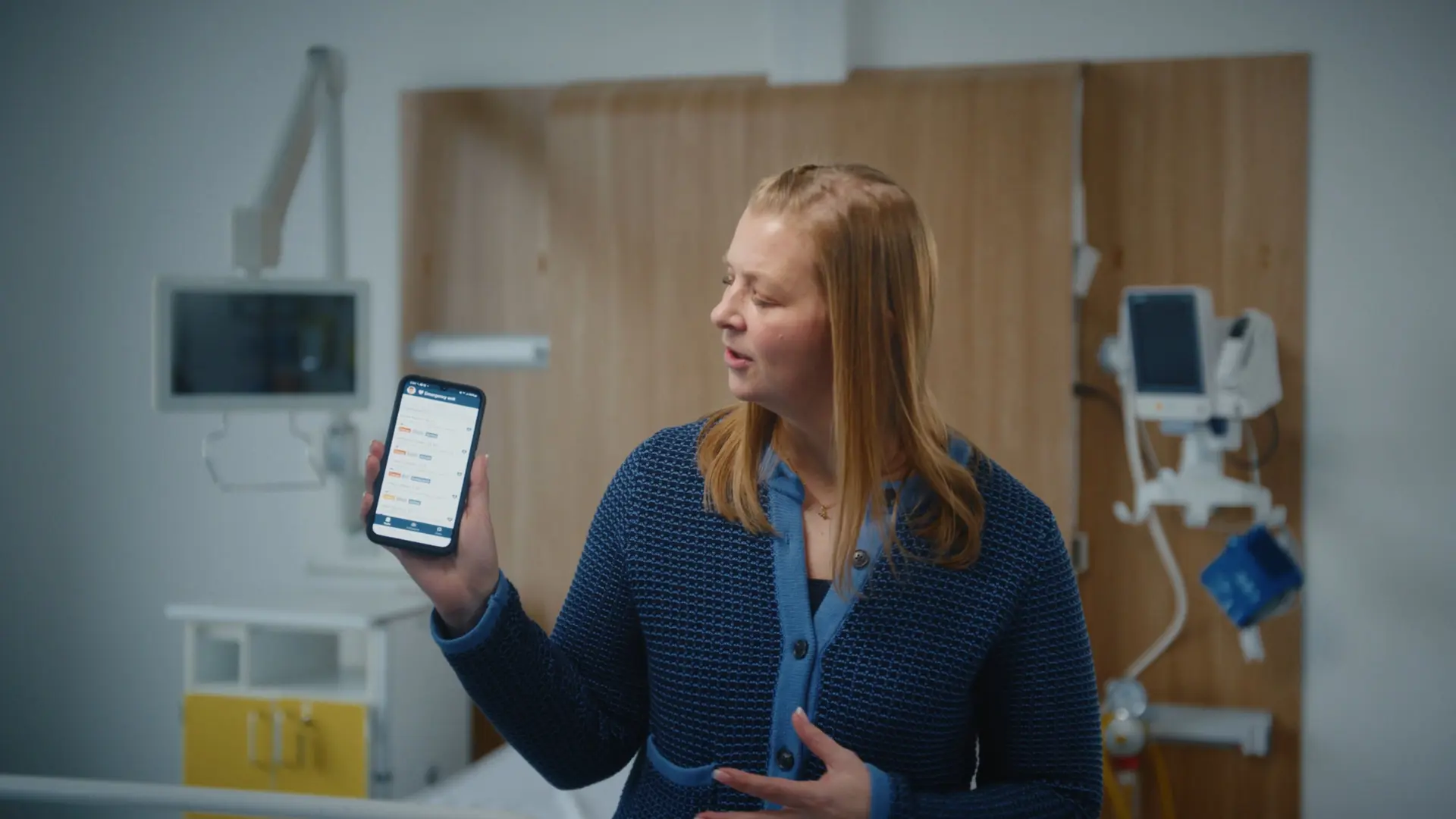 Clinicians use Columna Flow Clinical Tasking on mobile devices to streamline communication, manage patient tasks, and enhance hospital department flow and patient safety.