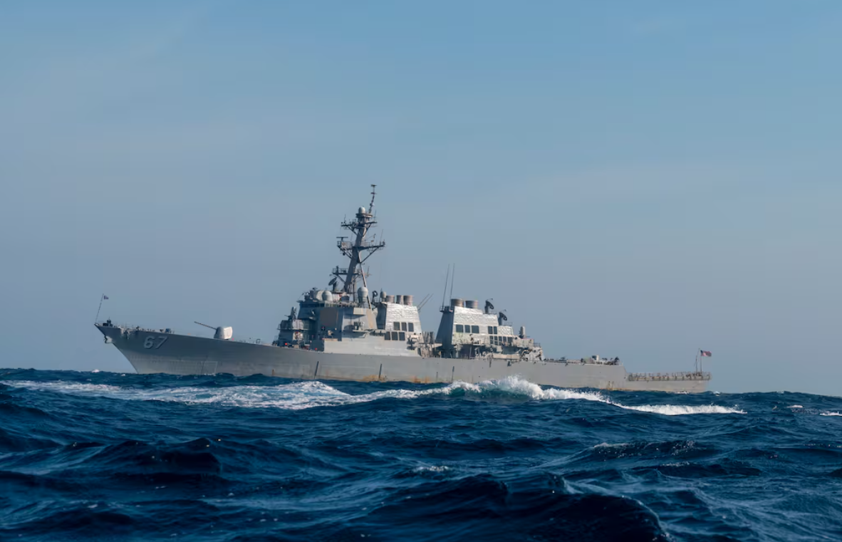 Image of USS Cole during an exercise off the coast of South Carolina 