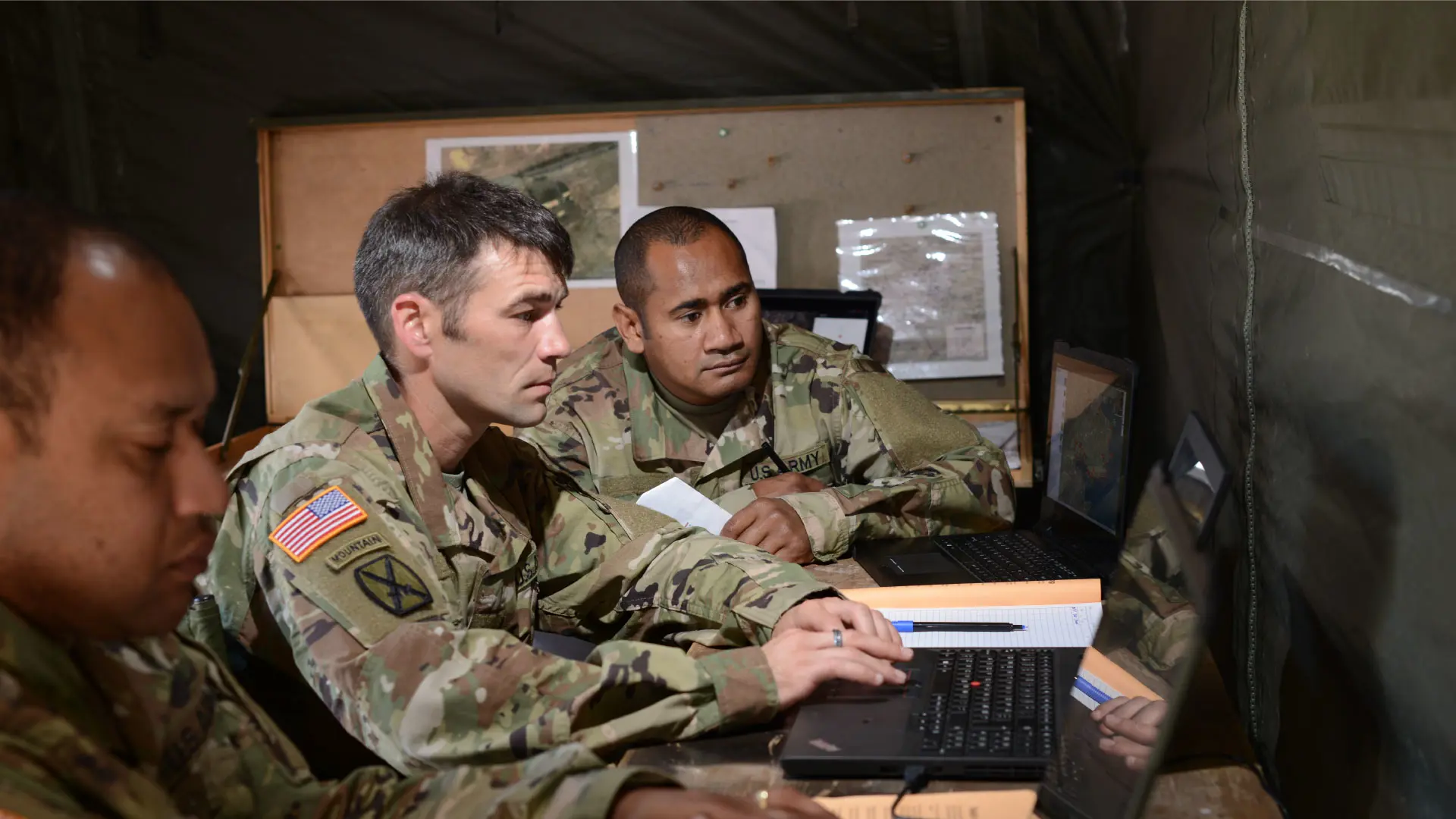 American soldiers using SitaWare Headquarters.