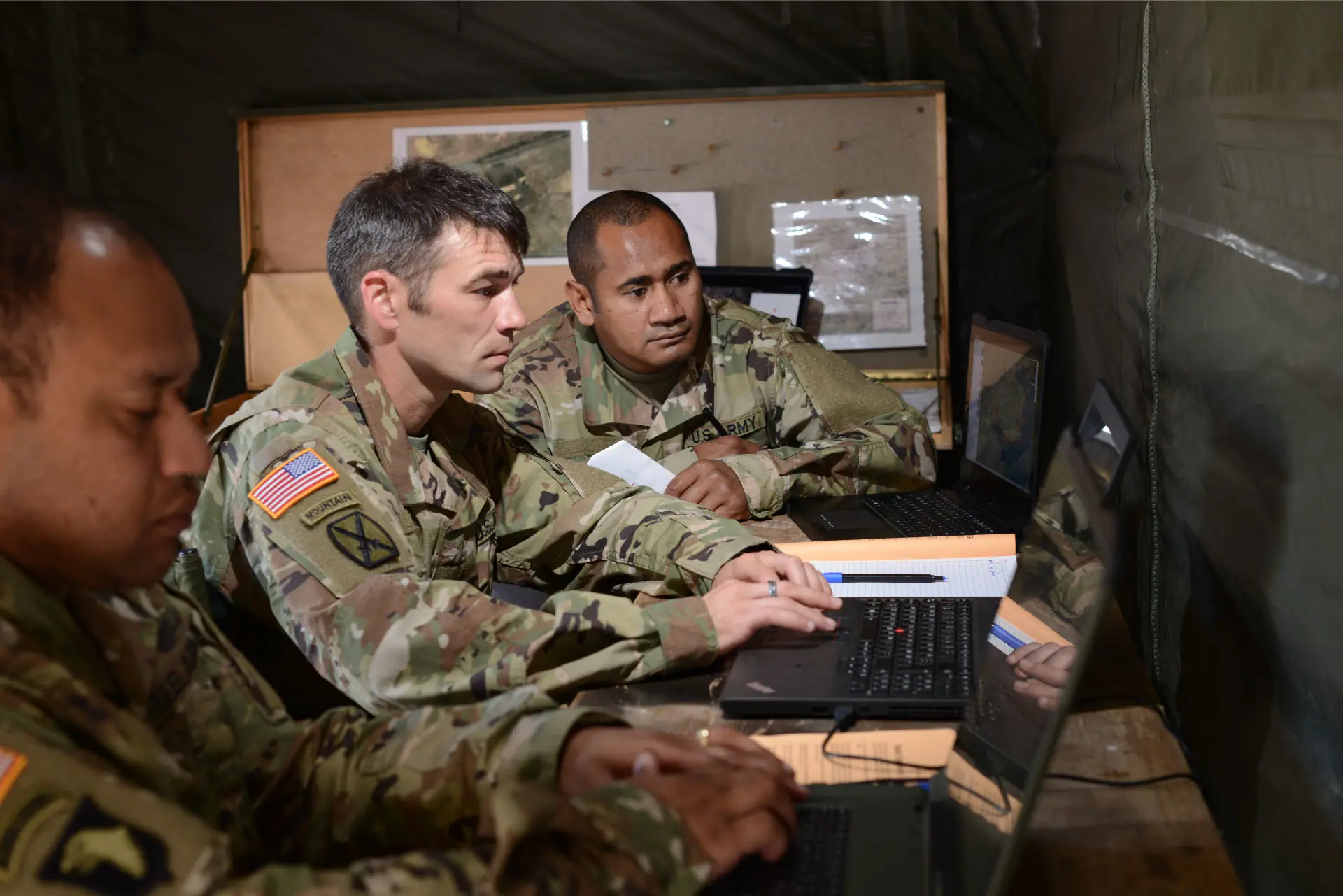 American soldiers using SitaWare Headquarters.