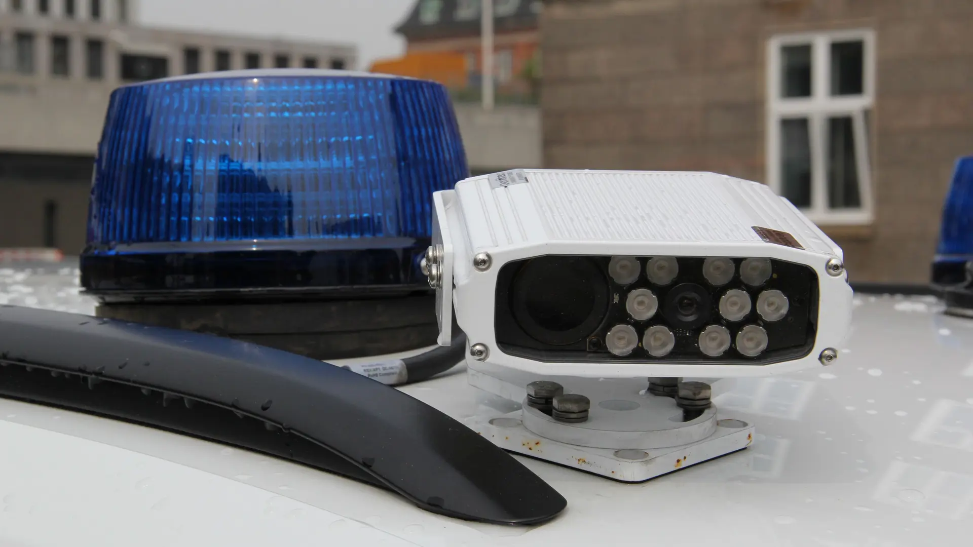 Automatic recognition of number plates