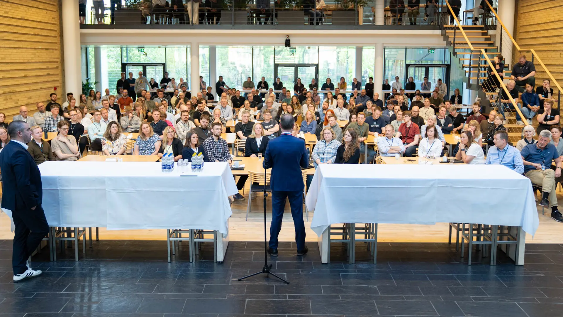 Finance Minister Nicolai Wammen speaking to the employees at the Aarhus HQ