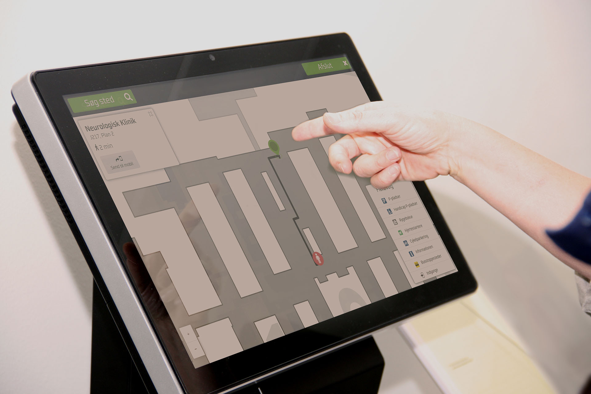 Patient using wayfinding
